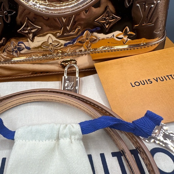 Louis Vuitton Alma bb copper 2025 - Picture 4 of 16